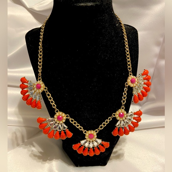Goldtone statement necklace with clear rhinestones, coral and fuchsia stones - Picture 2 of 7